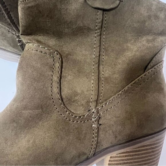 Merona Khaki Western Ankle Boots Block Heel Size 9 Faux Suede New NWT - Picture 6 of 9